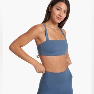 Vuori sports bra